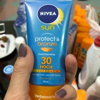 kem chống nắng Nivea sun protect & bronze 30 Hoch 50 ml