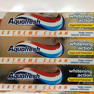 Kem đánh răng Aquafresh Extreme Clean Whitening Action - 158,7g