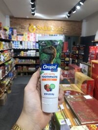 Kem đánh răng cho bé Orajel Jurassic World Berry Blast