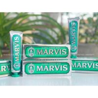 Kem đánh răng Marvis Classic Strong Mint đem lợi hàm răng trắng sáng cùng hơi thở thơm mát