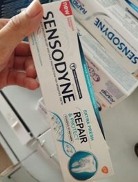 KEM ĐÁNH RĂNG SENSODYNE REPAIR & PROTECT