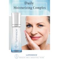 Kem dưỡng ẩm ngày Jeunesse Luminesce Daily Moisturizing Complex SPF 30 giúp da sáng mịn trẻ hóa da.