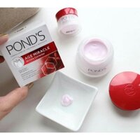 Kem dưỡng da ban ngày Pond's