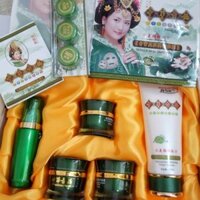 KEM DƯỠNG DA HOÀNG CUNG XANH