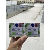Kem dưỡng da Nivea Natural Balance Đức