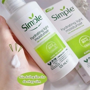 Kem dưỡng da Simple Kind To Skin Hydrating Light Moisturiser 125ml