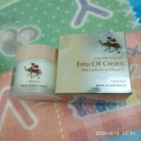 Kem dưỡng da tinh dầu đà điểu Emu Oil Cream Careline
