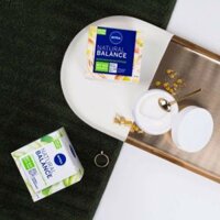Kem dưỡng  Nivea Natural Balance