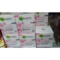 KEM DƯỠNG TRẮNG DA GARNIER SAKURA WHITE