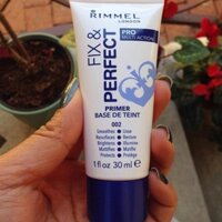 Kem lót Rimmel Fix & Perfect Pro 002