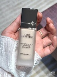 Kem Nền Chống Nắng Christian Dior Prestige Le Protecteur Uv Jeunesse Et Lumiere 30ML #00 - SPF 50+ PA++++ ( C035100100 )