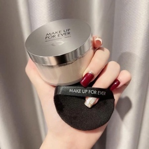 Kem nền Makeup Forever Ultra HD