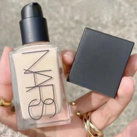 Kem nền trang điểm bình sữa Nars Ultra Square 30ml