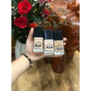 Kem nền Wet N Wild Photofocus Foundation