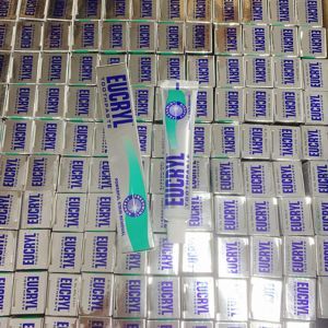 Kem tẩy trắng răng Eucryl vị bạc hà - 62 g