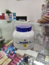 Kem vitamin E Thái Lan