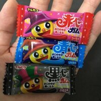 Kẹo cao su nhuộm lưỡi xanh