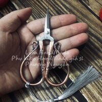 Kéo cắt chỉ khắc chữ cổ trang