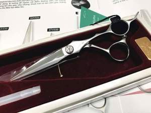 Kéo cắt tóc Sakura SMV600