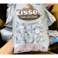 Kẹo Chocolate Hershey’s Kisses Milk Chocolate Gói 1,58 Kg của Mỹ - Hương vị ngon, hấp dẫn