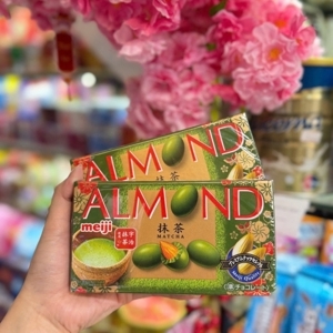 Kẹo Chocolate Meiji Almond Matcha 79g