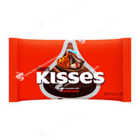 Kẹo Socola Sữa Với Hạt Phỉ HERSHEY'S KISSES Classic Milk Chocolate With Hazelnuts, Túi 315g (11.1 Oz.)