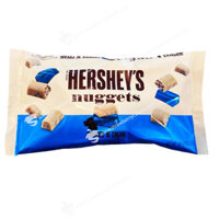 Kẹo Socola Trắng Với Vụn Bánh Quy HERSHEY'S NUGGETS Cookies 'N' Cream White Cream With Cookies Bits, Túi 344g (12.1 Oz.)
