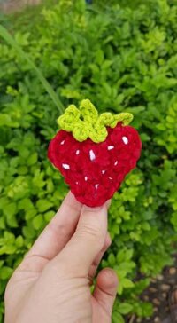 Kẹp tóc dâu tây
