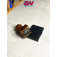 Khắc Con dấu cán gỗ dập trên các loại bìa carton và giấy kart, in logo đa dạng kích thước theo yêu cầu