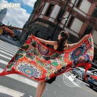 Khăn choàng thổ cẩm