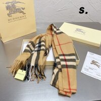 khăn quàng cổ Burberry chất liệu thật giá không đổi