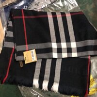 Khăn quàng cổ hiệu Burberry