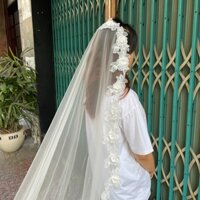 Khăn voan cô dâu dài 3m hoa ren viền đuôi trơn
