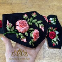 Khẩu trang thêu hoa ruy băng hoa hồng độc đáo, có nẹp mũi