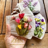 Khẩu trang thêu hoa tulip, có nẹp mũi