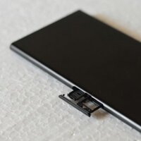 Khay sim Sony Xperia XZ1