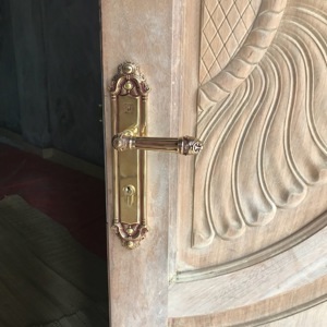 Khóa cửa gỗ bằng đồng Huy Hoàng HC 8526