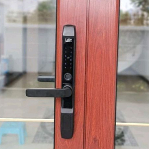 Khóa cửa thông minh Laffer R1
