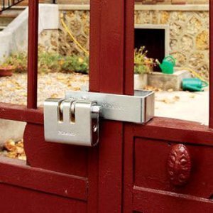 Khóa móc càng ngang Master 695EURD