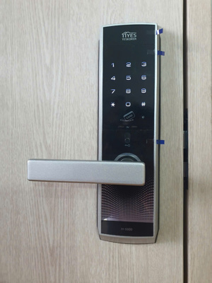 Khóa thẻ từ Hione H-5000