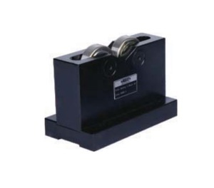 Khối V có con lăn 150x60x100mm INSIZE 6888-1