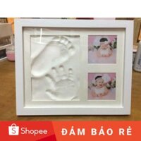Khung ảnh in dấu chân tay bé