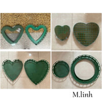 Khung tim, tròn có xốp cắm hoa tươi gắn xe cưới, bàn tiệc. Kèm mút chân không
