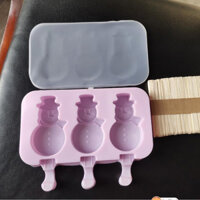 Khuôn làm kem silicon Hình Người Tuyết Snowman kèm 50 que gỗ tiện dụng