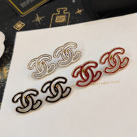 Khuyên tai Chanel đơn giản/Logo chữ bằng thép titan/Trang sức cá nhân/Thanh lịch/Khuyên tai nữ