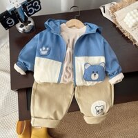 [Kích thước 80-120cm] Áo khoác dài tay đáy phong cách mới dành cho trẻ em + Áo khoác dây kéo gấu ba chiều hoạt hình + Quần màu trơn Bộ đồ ba mảnh bé trai bé gái Quần áo trẻ em thông thường phiên bản Hàn Quốc dễ thương