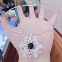 Kiềng cổ bạc và mặt hoa