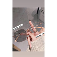 Kính cận đổi màu khi ra nắng , gọng kim loại chắc chắn, from vuông to thời trang ( 0-3 độ ) M35