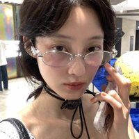 Kính gọng nhỏ dát kim cương kim loại hình elip Y2K