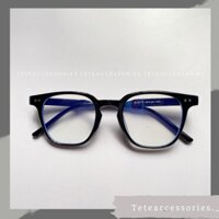 Kính mắt gọng vuông đơn giản dễ phối phù hợp với mọi khuôn mặt